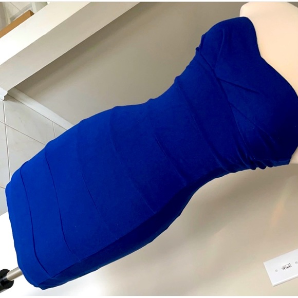 Charlotte Russe Dresses & Skirts - 💙Sexy Strapless Dress💙